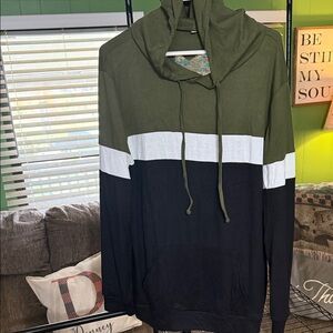 Amazon Essentials  Green, White, and Black Hoodie